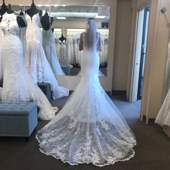 Wedding dress - Picture 5 of 7